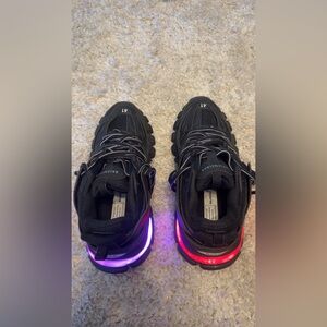 Balenciaga tracks LEDs